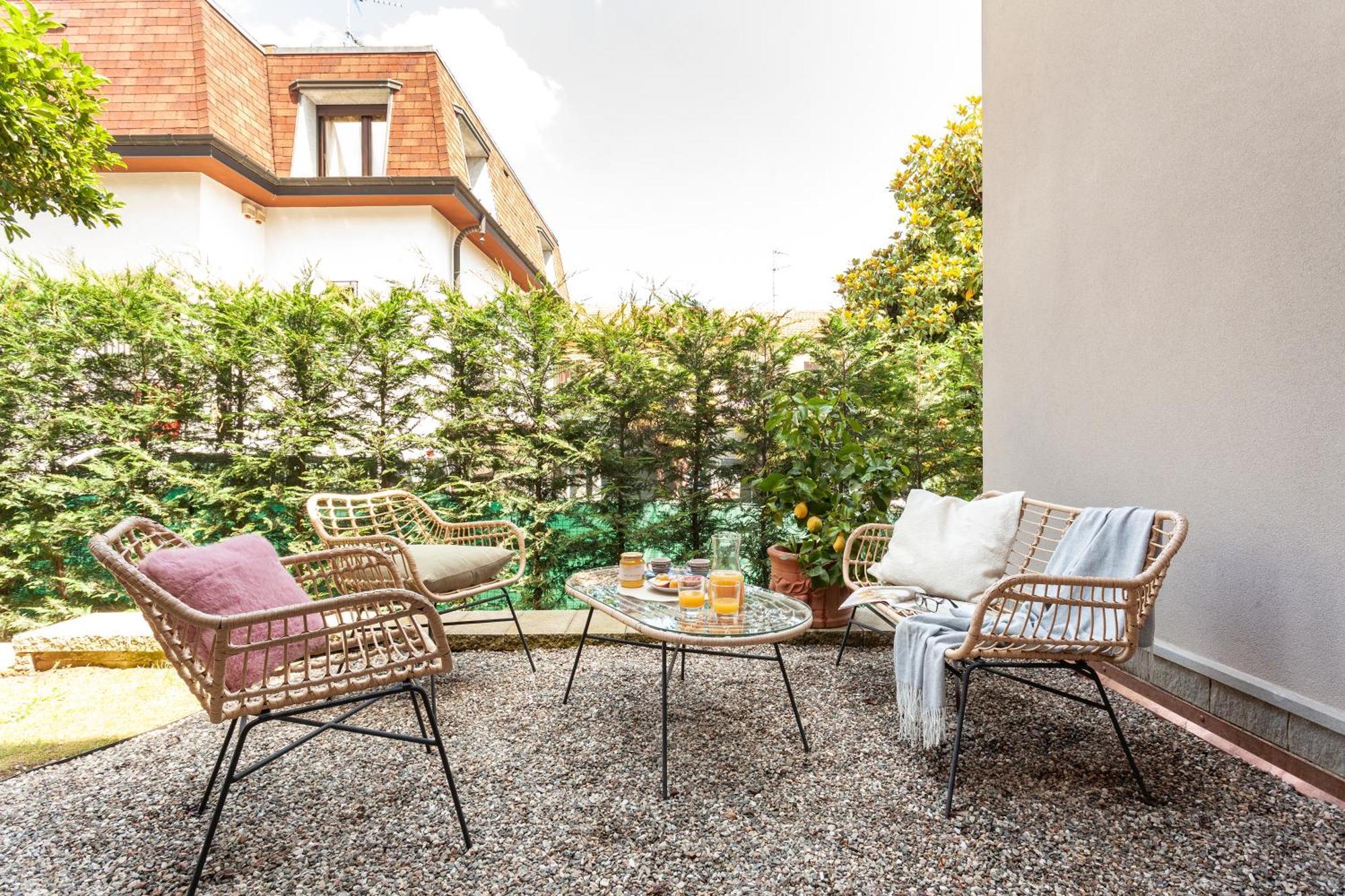 Apartment Misiadele Carnago Exterior foto