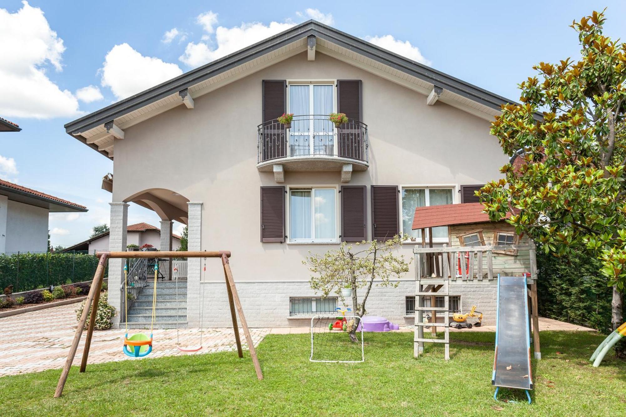 Apartment Misiadele Carnago Exterior foto